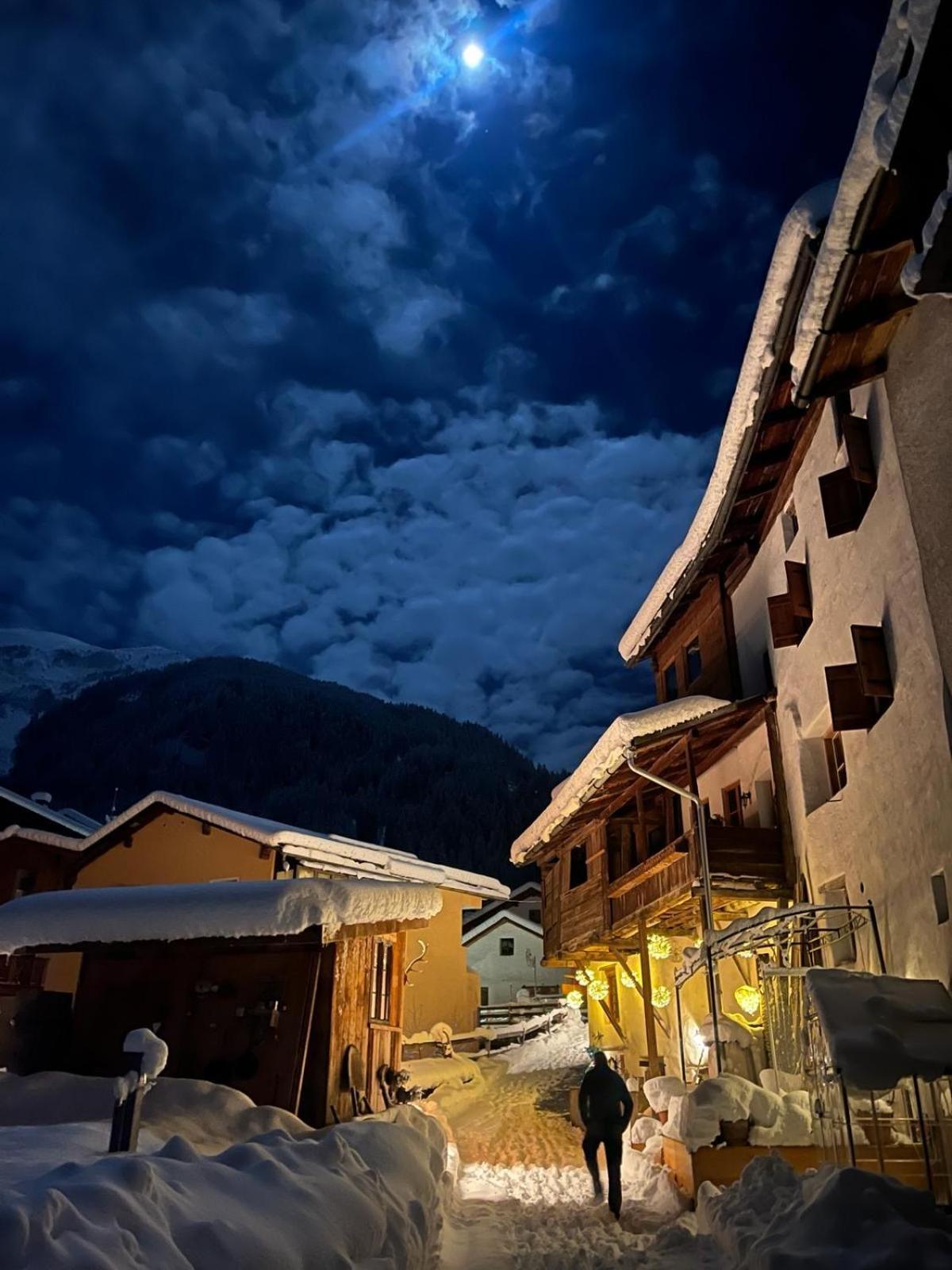 Chasa Jaro Bed and Breakfast Santa Maria Val Muestair Buitenkant foto